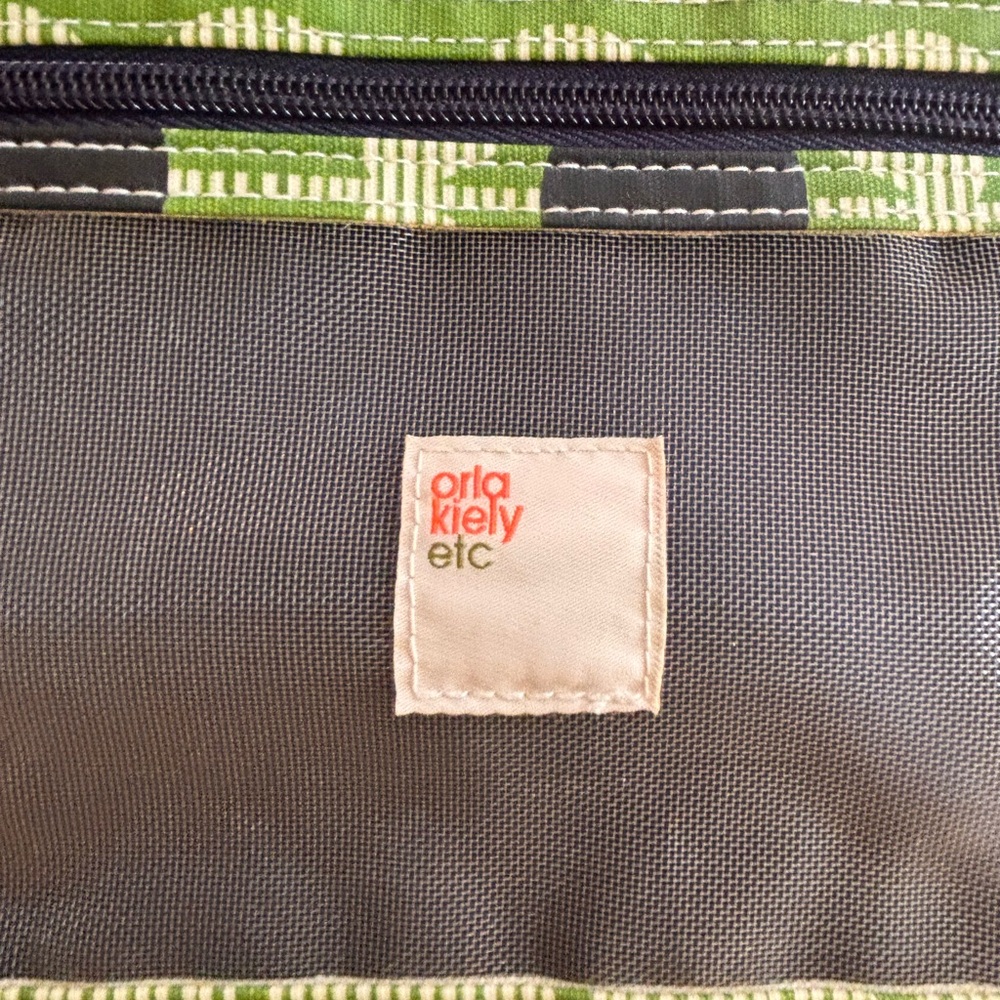 Orla Kiely Green and Black Retro Floral Zip Pouch - Picture 6 of 7